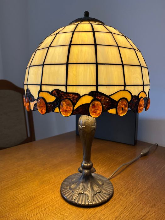 Piękna lampa witrażowa