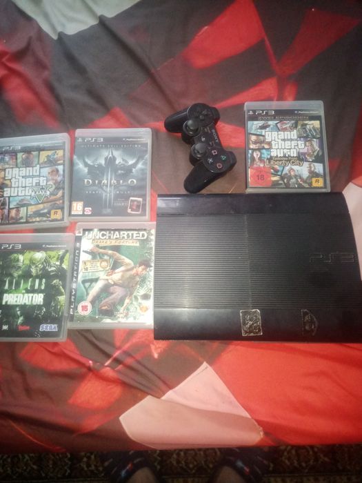 Sprzedam tanio konsolę 3 z grami i padem sorawna