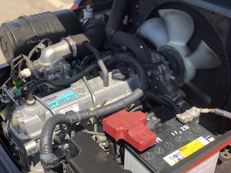 Навантажувач вилковий з вагами TOYOTA02-8FG15 вилочный погрузчик, кара