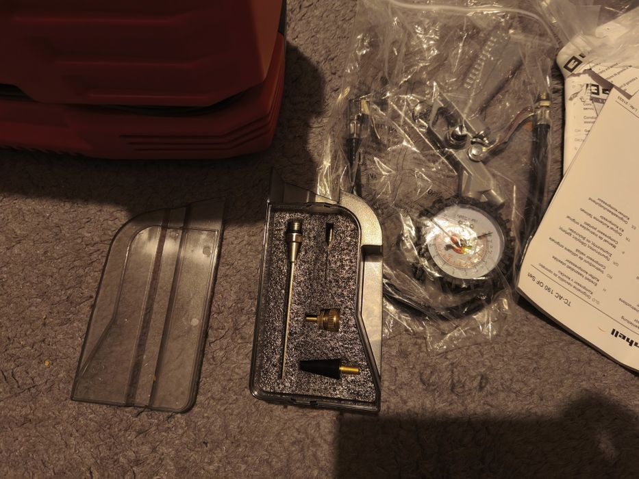 Kompresor bezolejowy walizkowy Einhell  TC-AC 190 OF Set