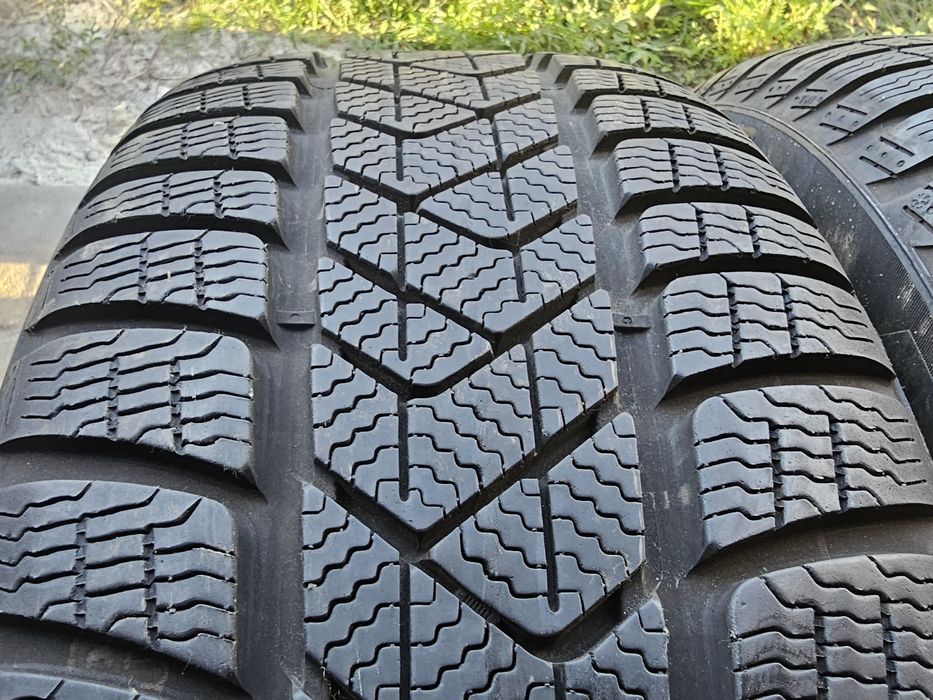 225/50/17 Opony zimowe Pirelli Sottozero 3 Run Flat 2szt