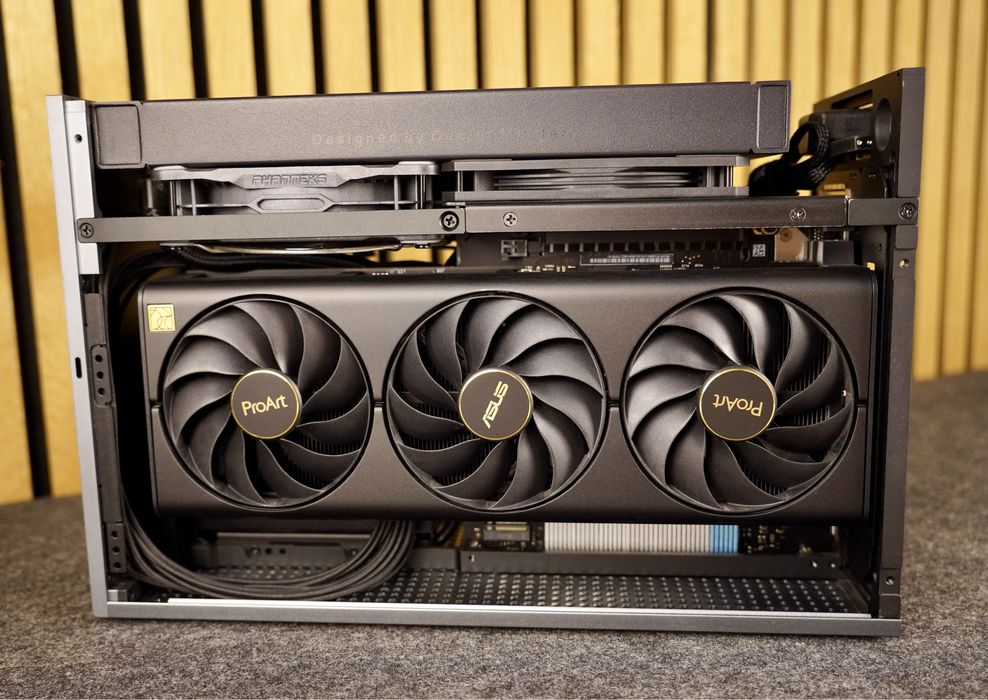 SFF Pro Workstation 10L: FormD T1 | i9-14900K | RTX 4080 Super | 96GB RAM | Thunderbolt 4