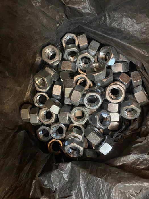 Болты, гайки М20