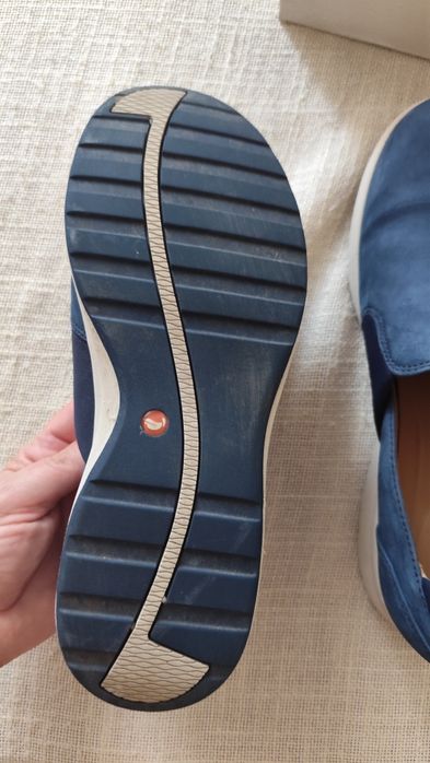 Продам женские мокасины Clarks