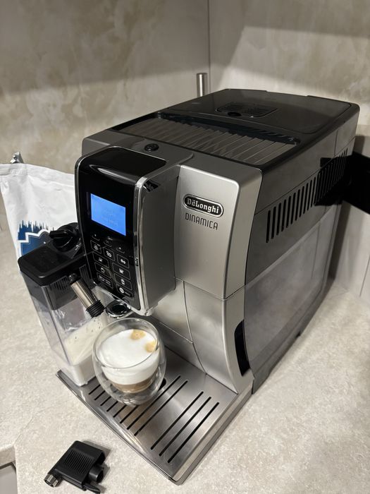 Кавомашина Delonghi dinamica