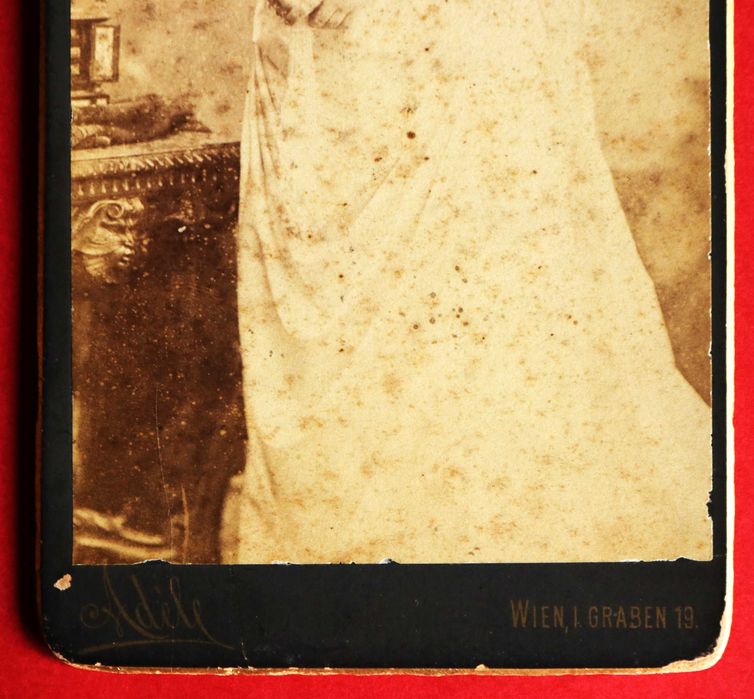 Princesa Amélia de Orleães em jovem fotografada em Viena de Áustria