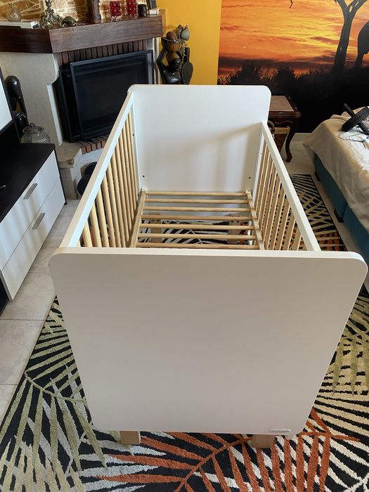 Cama para bebe bom estado
