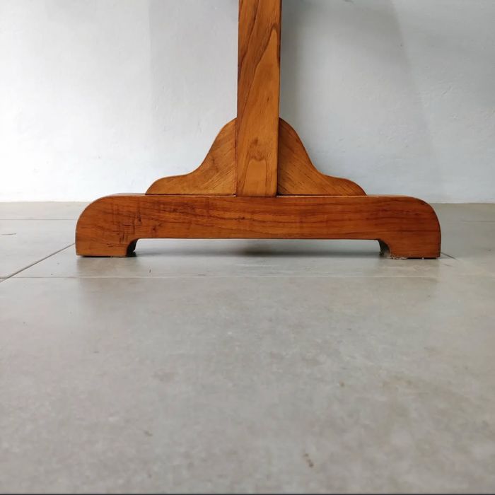 Estirador dos anos 70 restaurado em madeira maciça