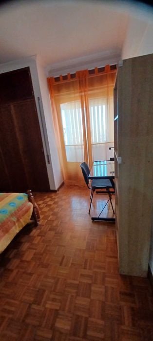 Alugo quarto em Amadora