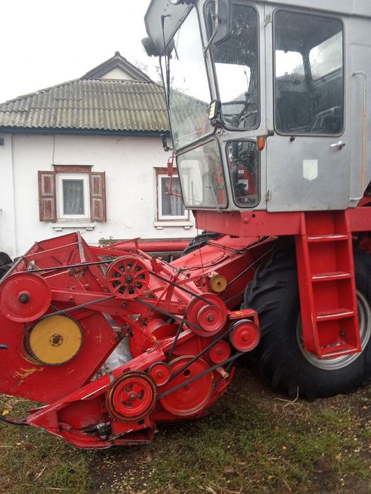 Комбайн Маісей Фергюсон 430