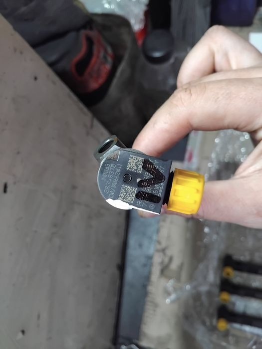 Форсунки Мерседес 127тис пробіг 2.2dci 651 мот  28348370 А6510722887