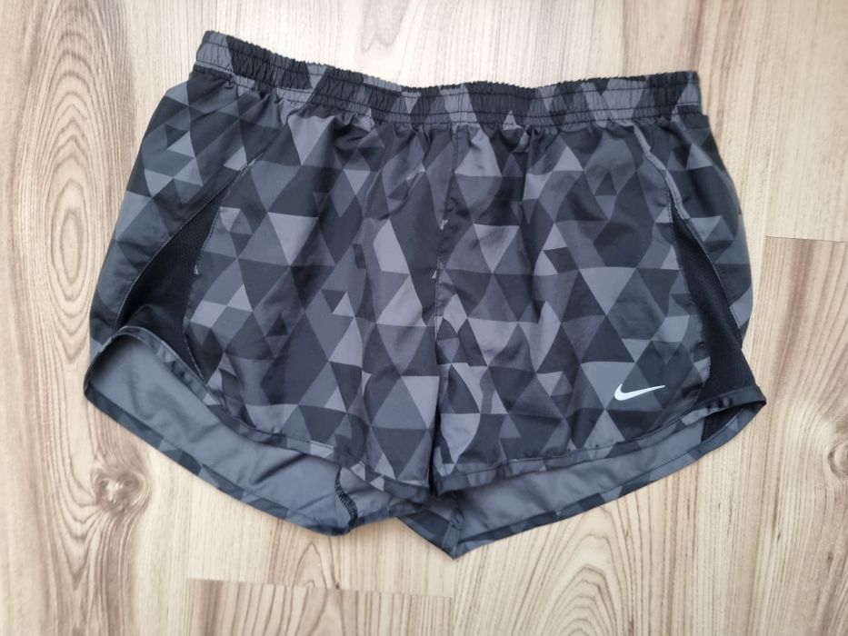 Spodenki szorty Nike S 36