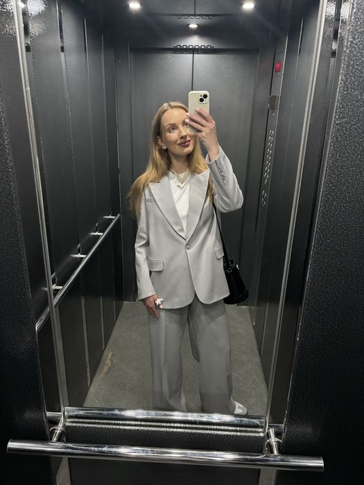 Брючні костюми бренду Merge