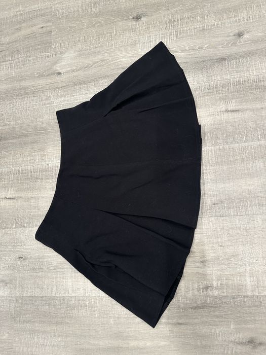 Міні-спідниця шортиками чорна