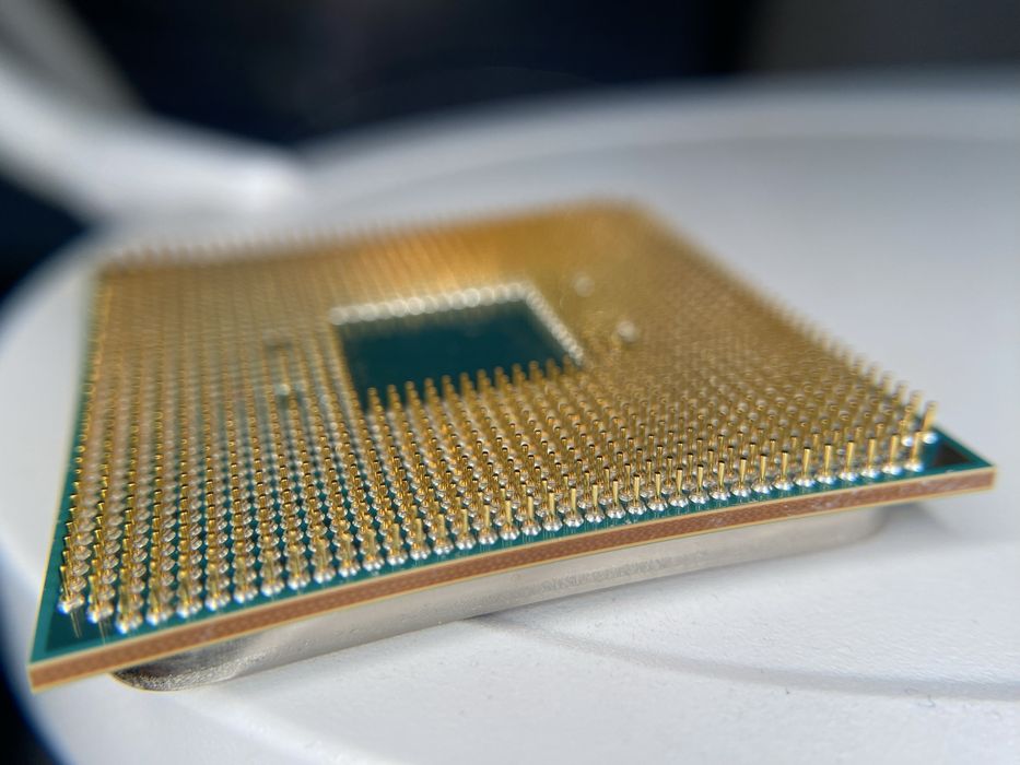 AMD Ryzen 7 2700