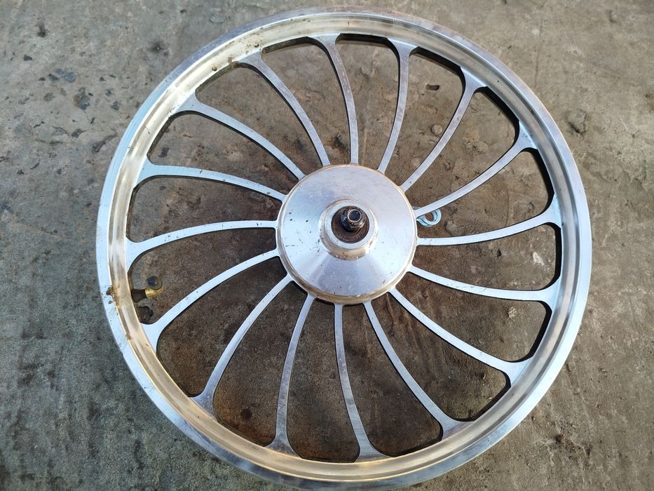 Продам  диск передній,труба сидіння, хомут, спинка для електровелосип