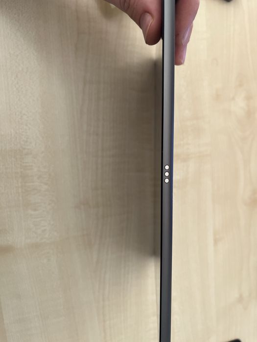 Продам iPad A2429 iCloud