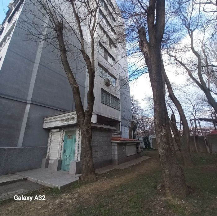 Продам 4-ком квартиру 133м. От Хозяина.  Можно под Бизнес