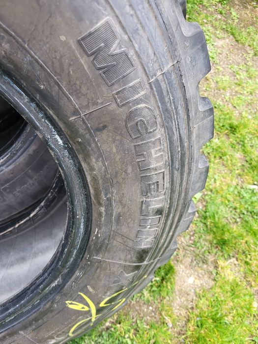 Шини 10.5r20 (9 00r20)