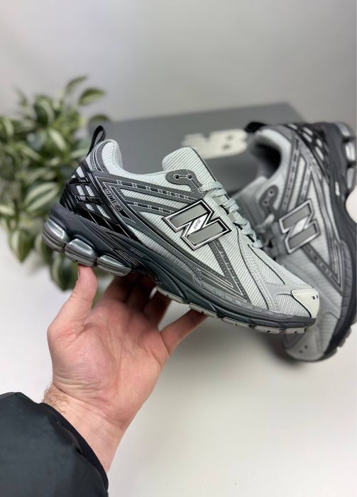 Buty New Balance 1906R z elementami odblaskowymi