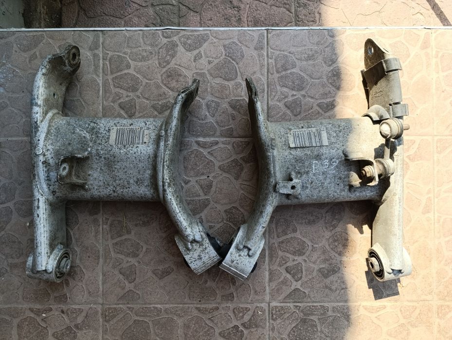 Задня цапфа полуось BMW E39, E46