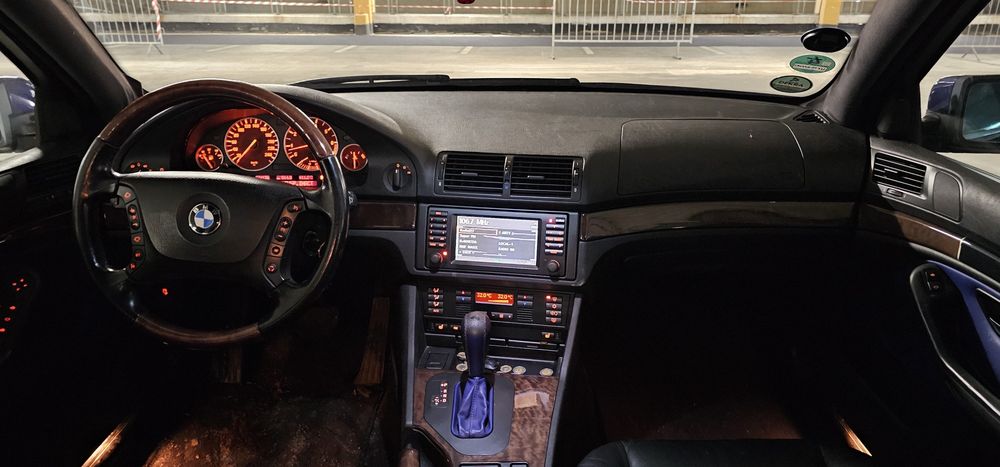 Bmw e39 individual 3.0i velvet blue