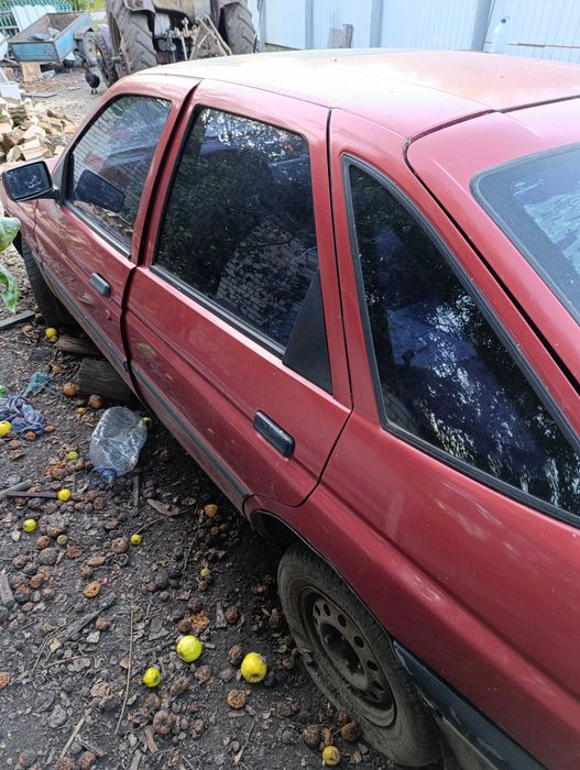 Продам форд ескорт