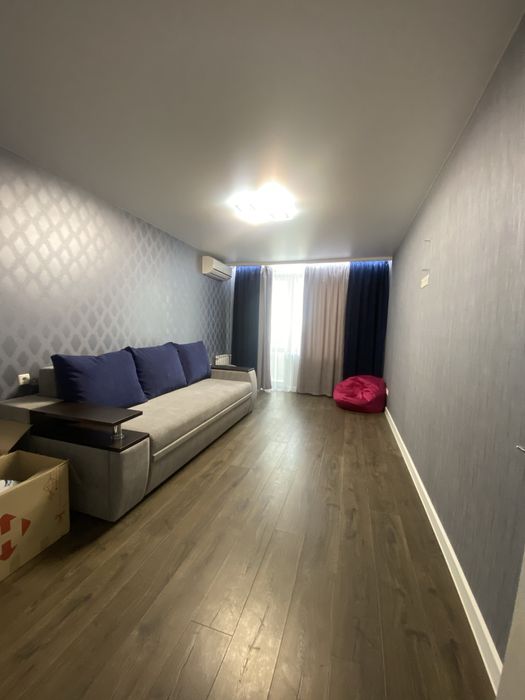 Продам 4 квартиру, пр. Л. Свободы 39, м. « Победа»