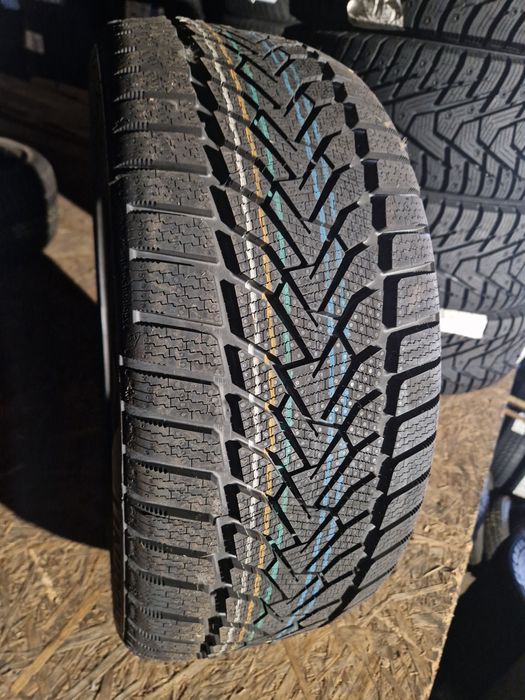 Nowe opony zimowe 225/45R17 Uniroyal WinterExpert Wyprzedaż rocznika