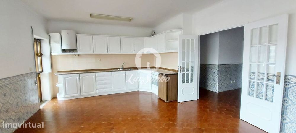 Apartamento T1 com terraço de 50m2 a 500m da praia da Amorosa, Vian...