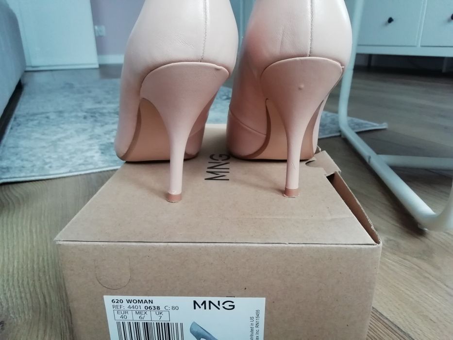 Szpilki nude Mango rozmiar 40