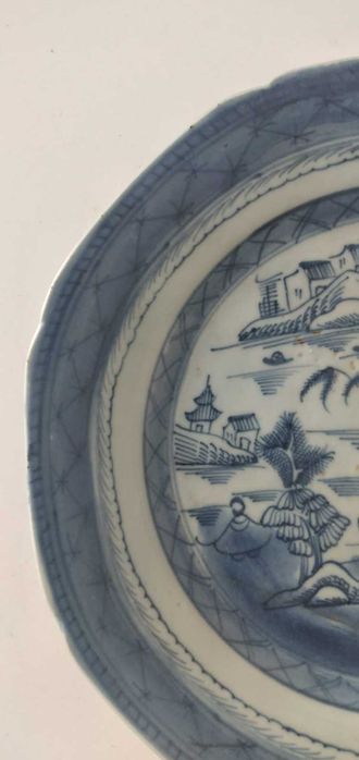 Prato Porcelana China Azul e Branco Período Jiaking (Séc.XVIII)