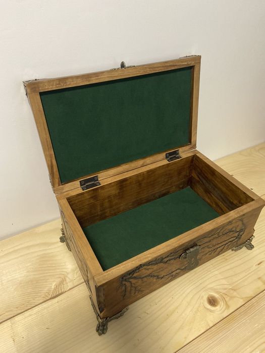 Дерев'яні скриньки ручної роботи