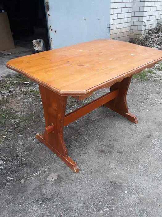 Стол овальный деревянный