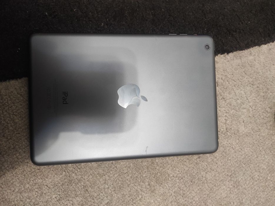 Продам Ipad mini 1 на айклауді стан хороший