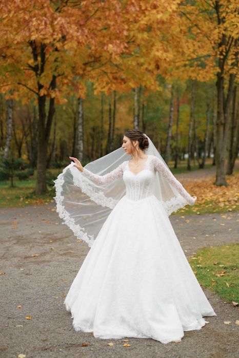 Весільна сукня  — індивідуальний пошив за власним дизайном