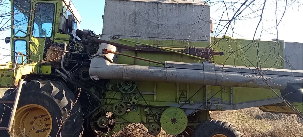 Продам комбайн по запчастинам домінатор класс 105 в зборі