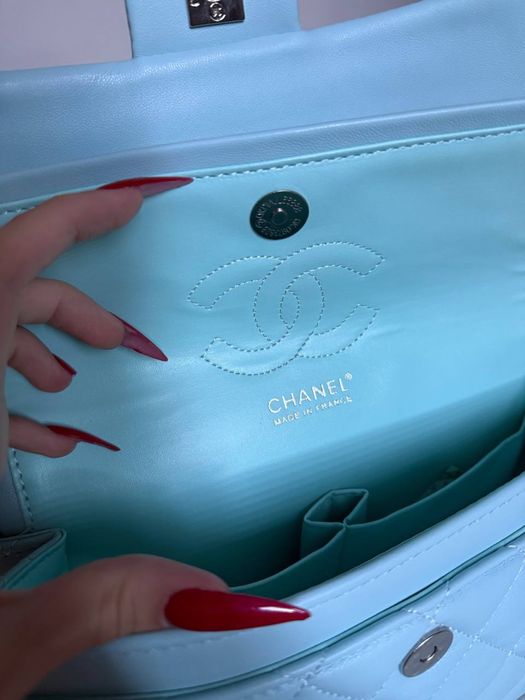 Przepiękna torebka w kolorze tifanny blue Chanel