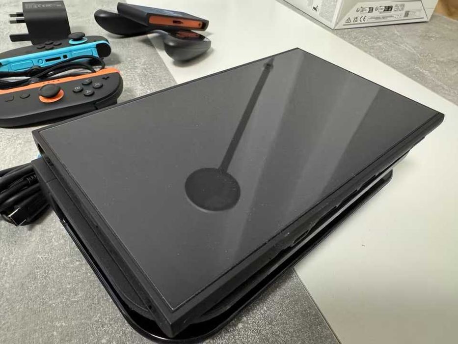 Nintendo Switch 2 + stacja dokująca + akcesoria