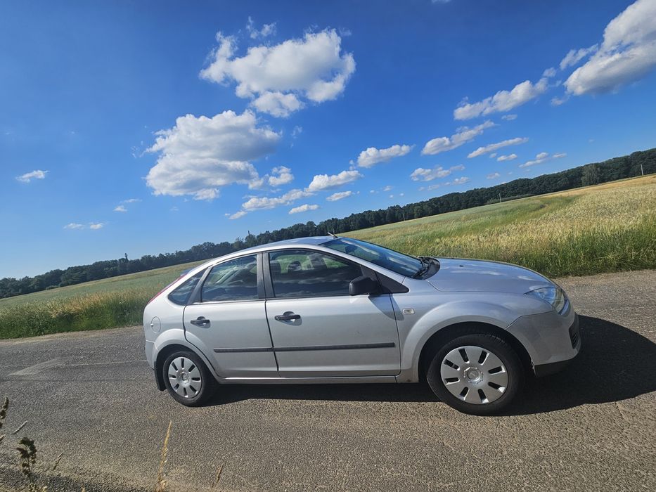 Ford Focus  1.4 benzyna