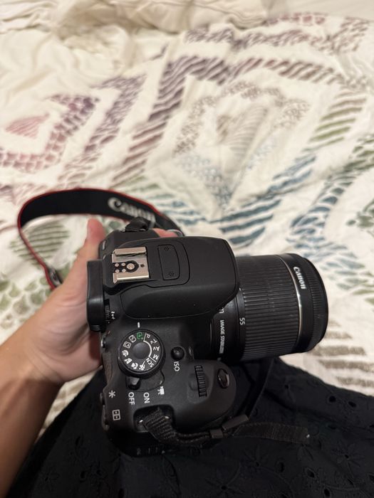 Canon EOS 700D + 18-55mm IS STM | 2 Baterias + Bolsa