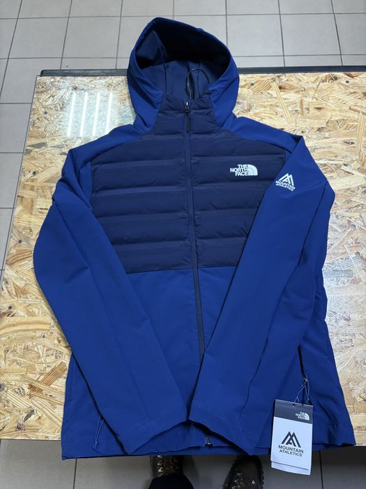 Чоловіча  куртка / вітрівка The North Face Ma CARI HD в розмірі M