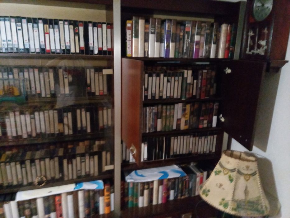 Vendo 642 filmes vhs