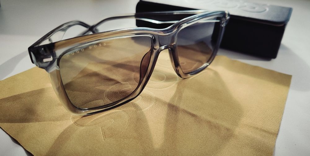Сонцезахисні окуляри  HUGO BOSS