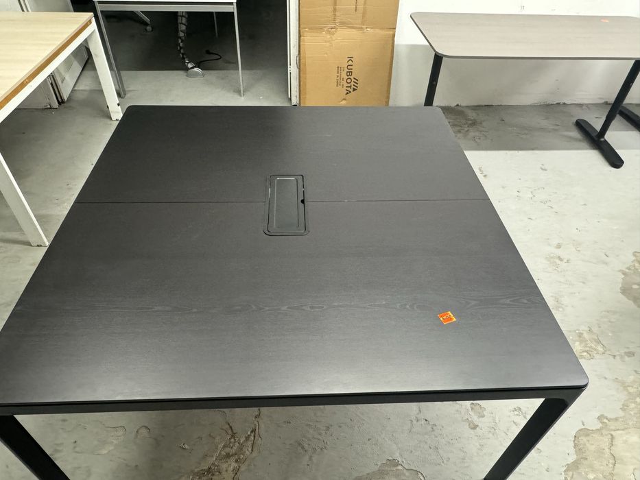 Stół konferencyjny 140/140  uzywany