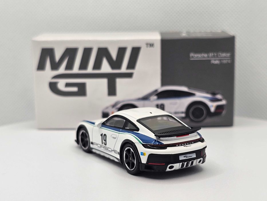 Mini GT Porsche 911 Dakar Rally 1974