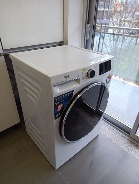 Máquina de lavar e secar roupa Beko BPRO500
