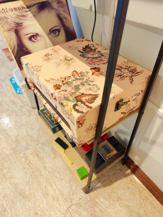 Gira-discos Crosley Voyager Floral (Bluetooth) – Como Novo / Excelente