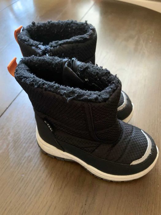 продам зимові чобітки  26р.