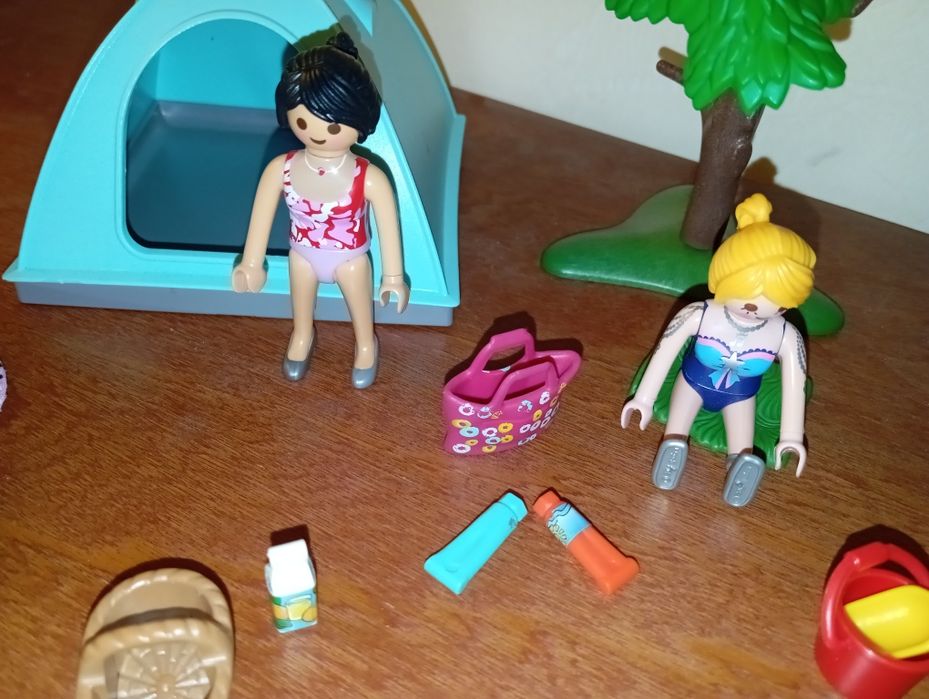 Playmobil - grupo de amigas no campismo